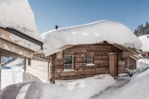 verschneites Chalet | Luxus Chalet Bregenzerwald