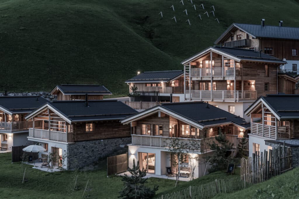 Chaletdorf in Dämmerung | Gutschein Premium Chalet