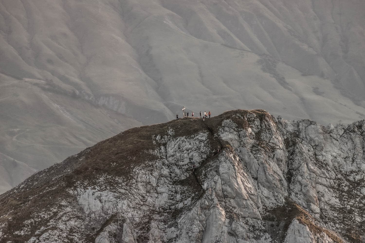 Leute auf Berg bei Seven Summit | Chalet in den Bergen